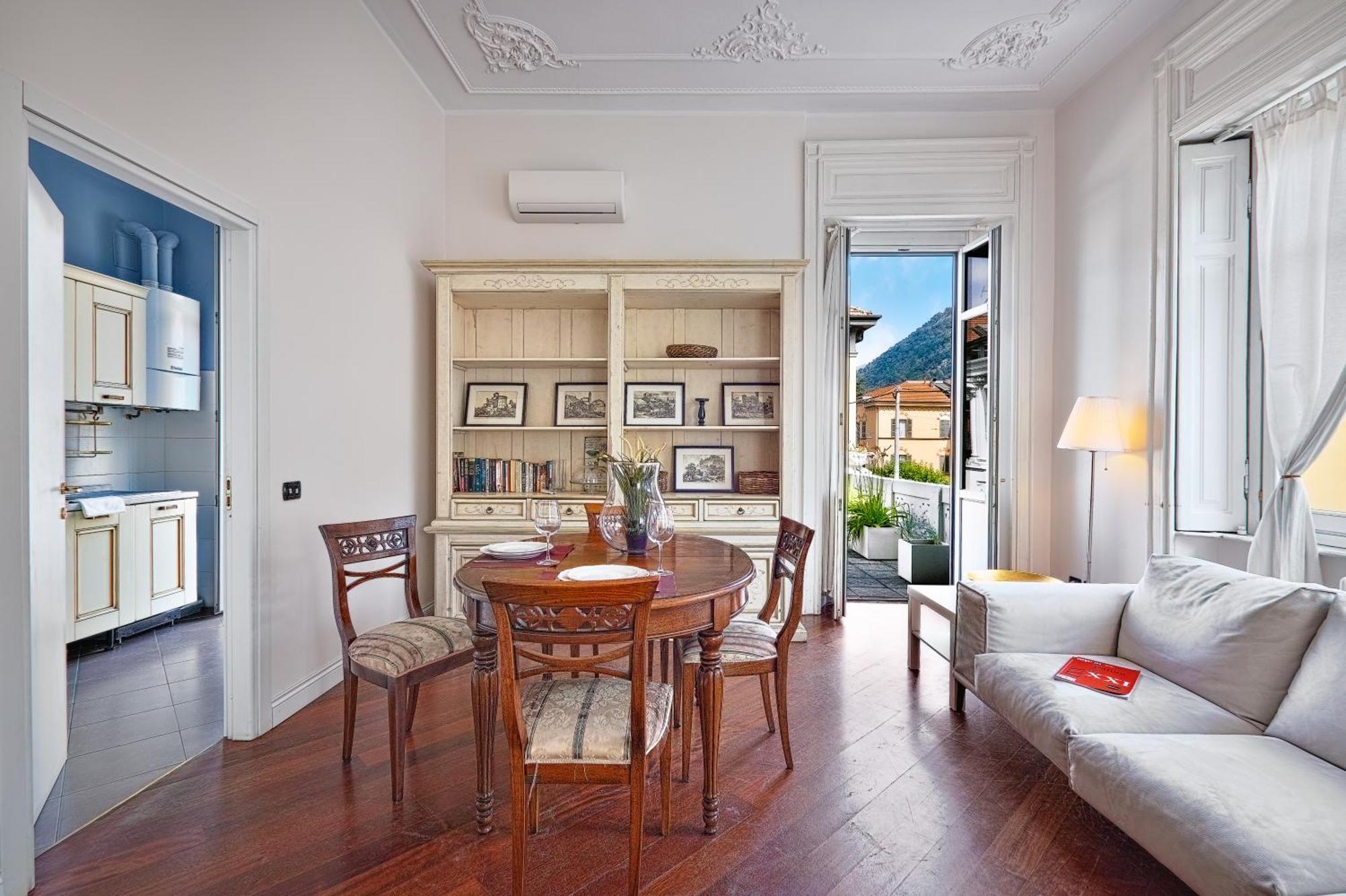 Appartamento Three-room In Center *