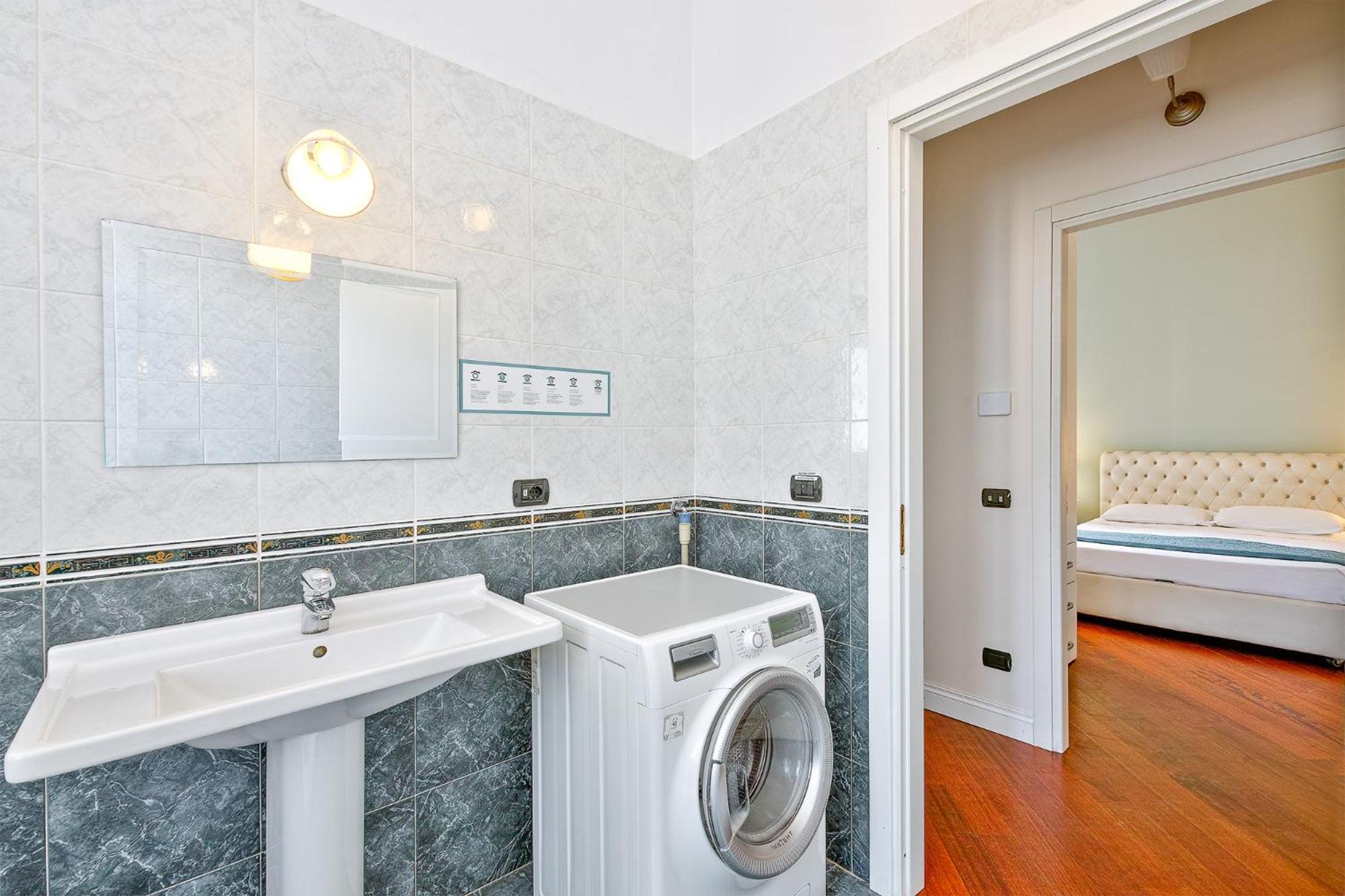 Appartamento Three-room In Center *