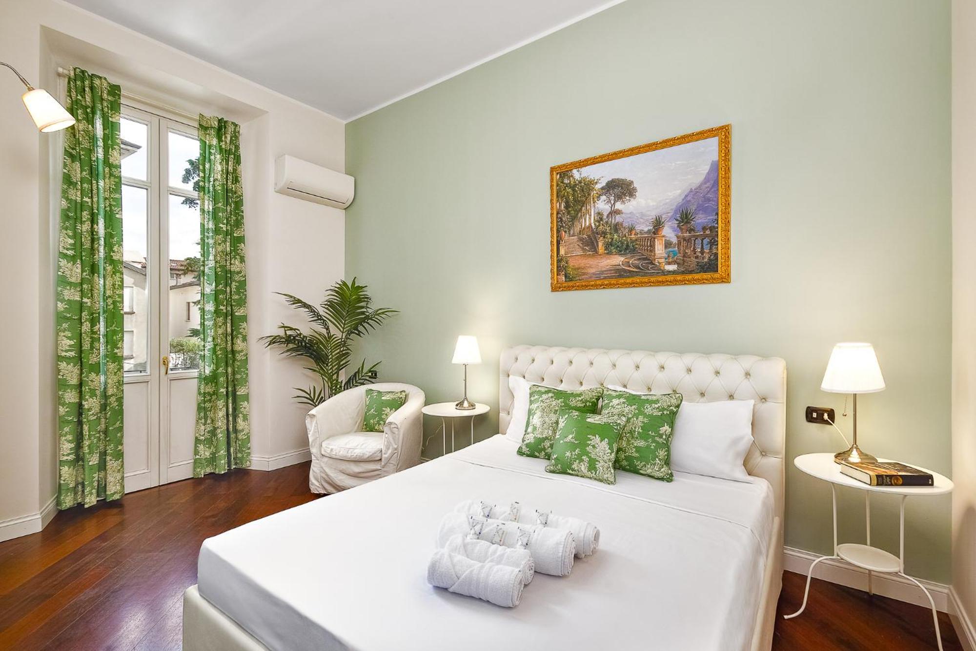 Three-room In Center Côme