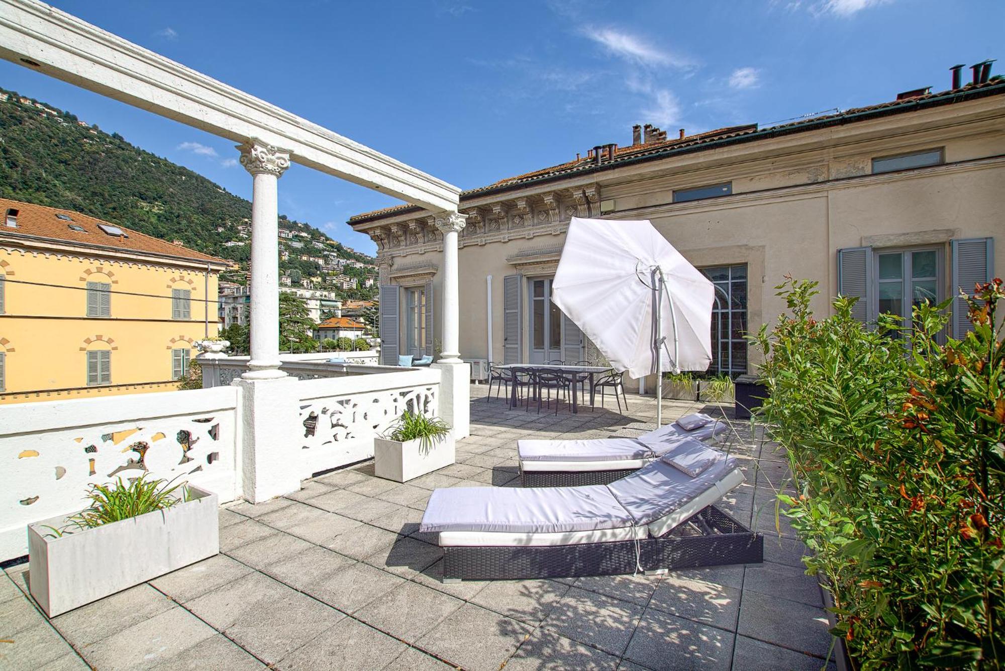Appartamento Three-room In Center *