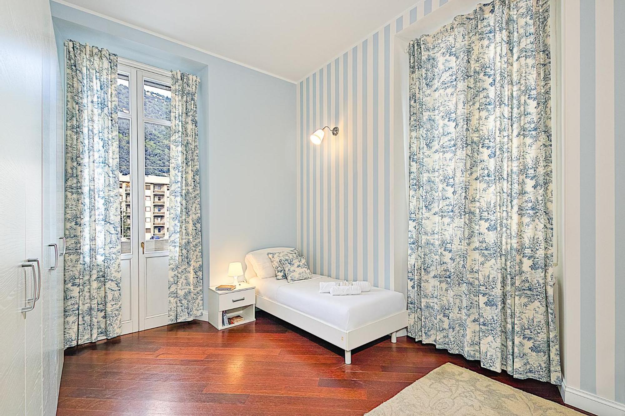 Three-room In Center Appartamento *