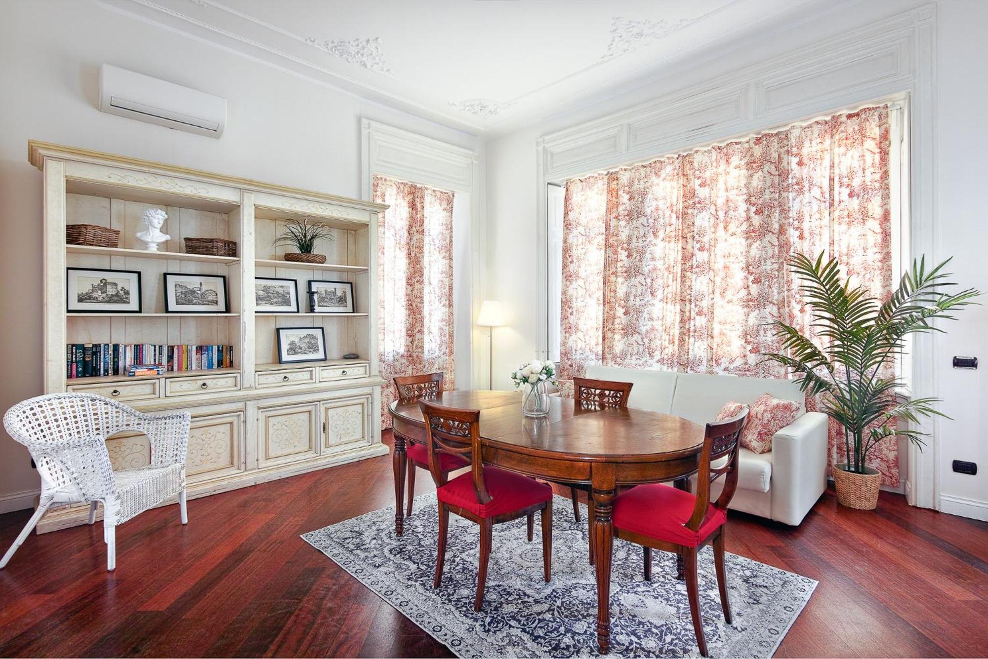Three-room In Center * Côme
